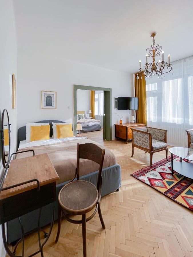 Turnkey I Vintage Terrace Apartment Praga Exterior foto
